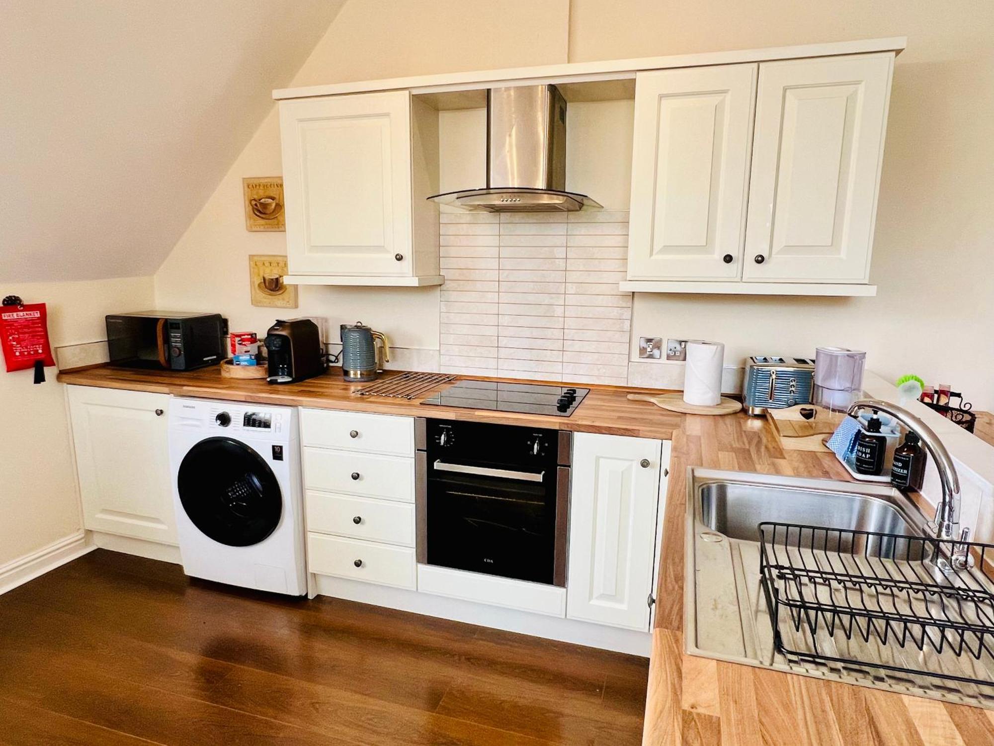 Top Floor Double En-Suite Br Apartment Central Matlock Матлок Экстерьер фото